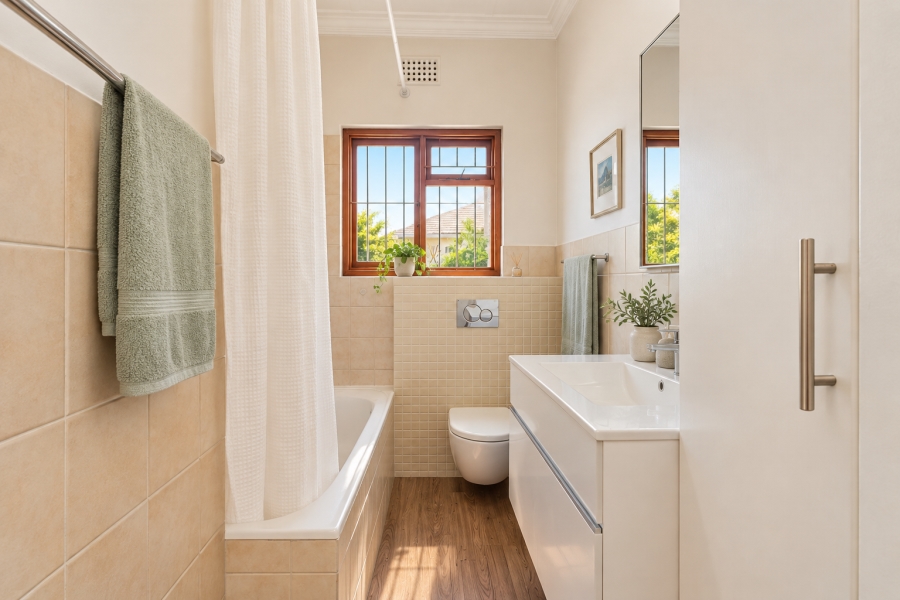 2 Bedroom Property for Sale in Green Point Western Cape